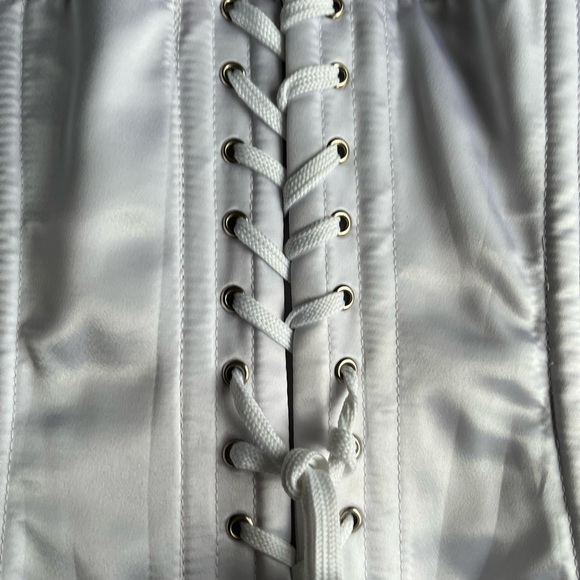 Daisy Corsets - Picture 6 of 12